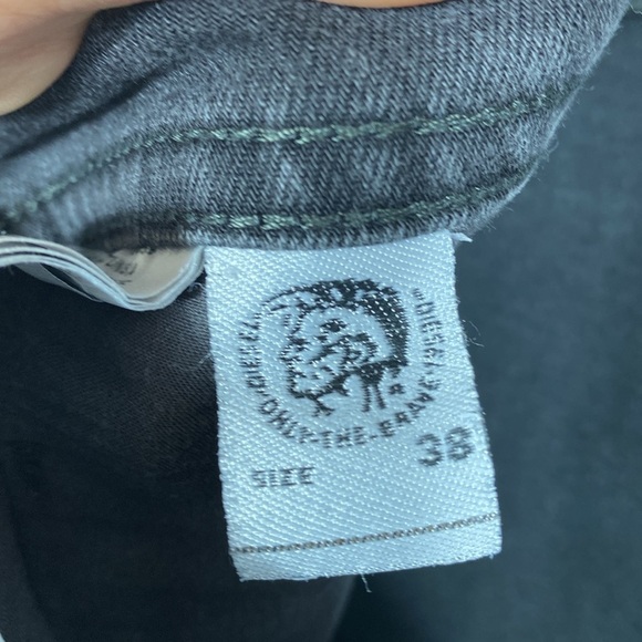 DIESEL Men’s Buster Regular Slim Tapered-Fit Jeans 38 x 32 Dark Gray Wash - Picture 13 of 15